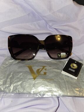 NWT VG Tortoise Shell Sunglasses
